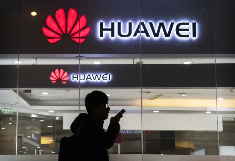 40% to 60% drop in Huawei’s international smartphone shipments