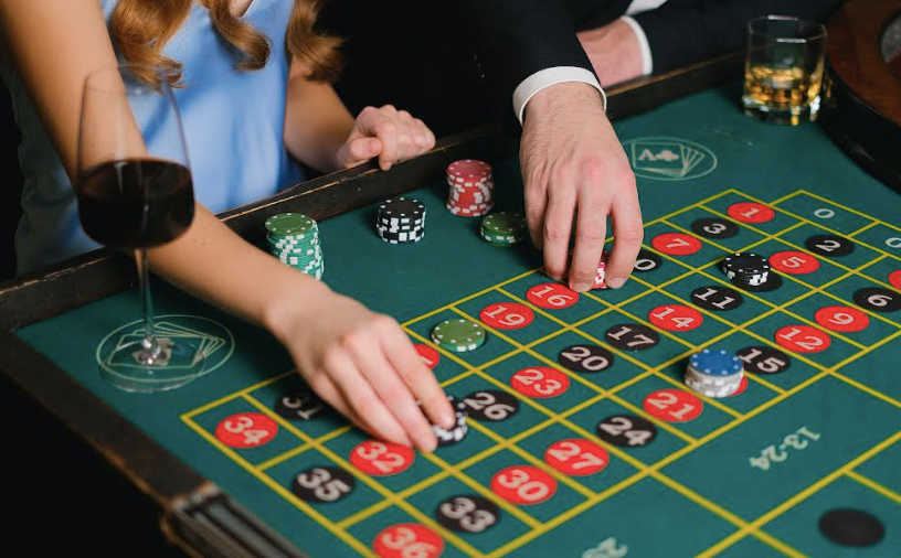 How Does Technology Improve the Online Casino Experience?